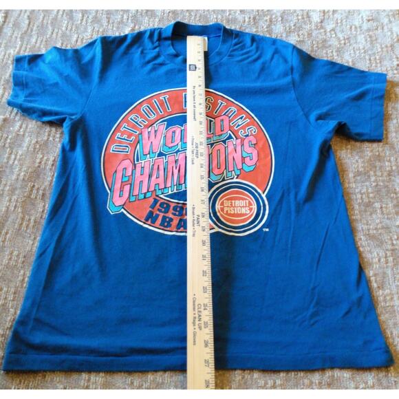 Vintage 1990 NBA Detroit Pistons World Champions T-Shirt Size Large - Picture 4 of 9